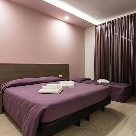 Hotel Gioia Римини Экстерьер фото