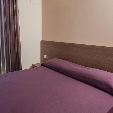 Hotel Gioia Римини Экстерьер фото