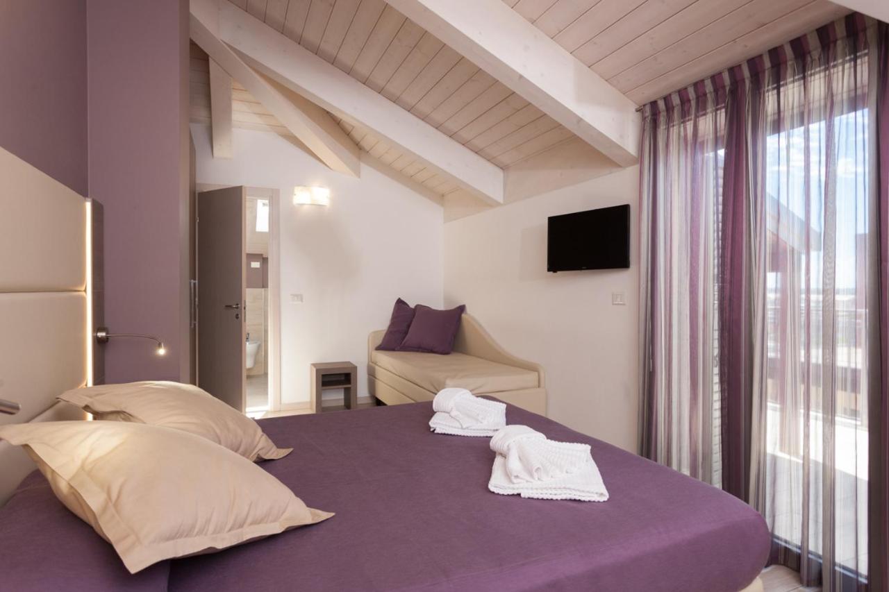 Hotel Gioia Римини Экстерьер фото