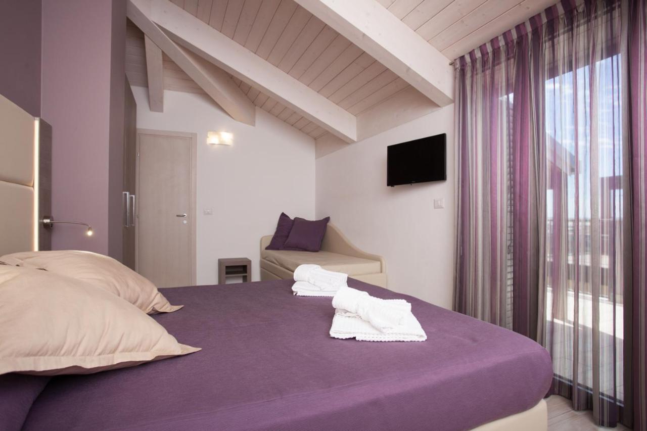 Hotel Gioia Римини Экстерьер фото